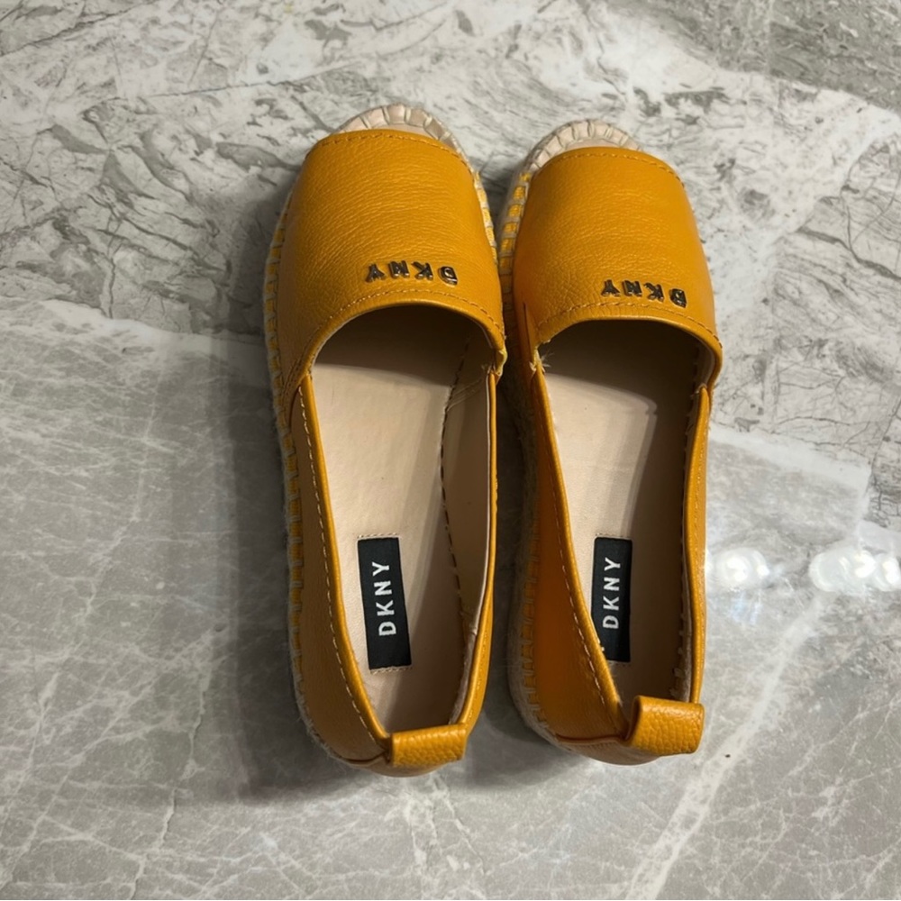 DKNY leather sandals. Size 9. Rarely worn